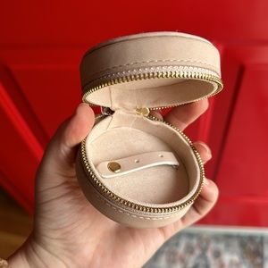 Travel jewelry box